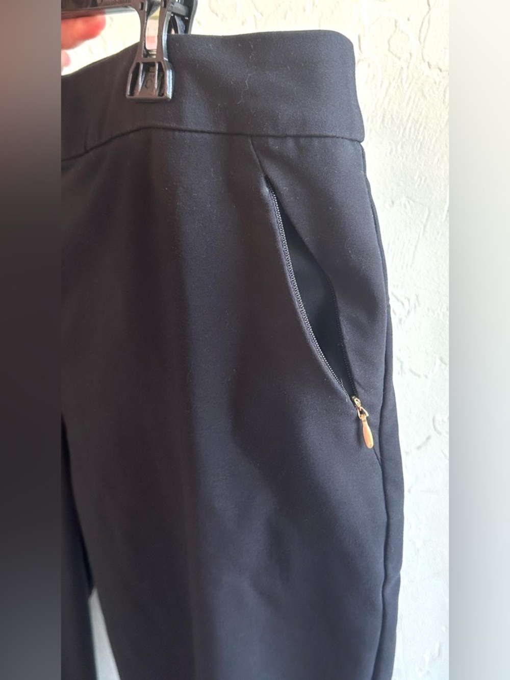 EVRI Classic Black Stretch Relaxed Fit Capri Cropped Gold Detail Pants Sz 18W - Picture 5 of 9